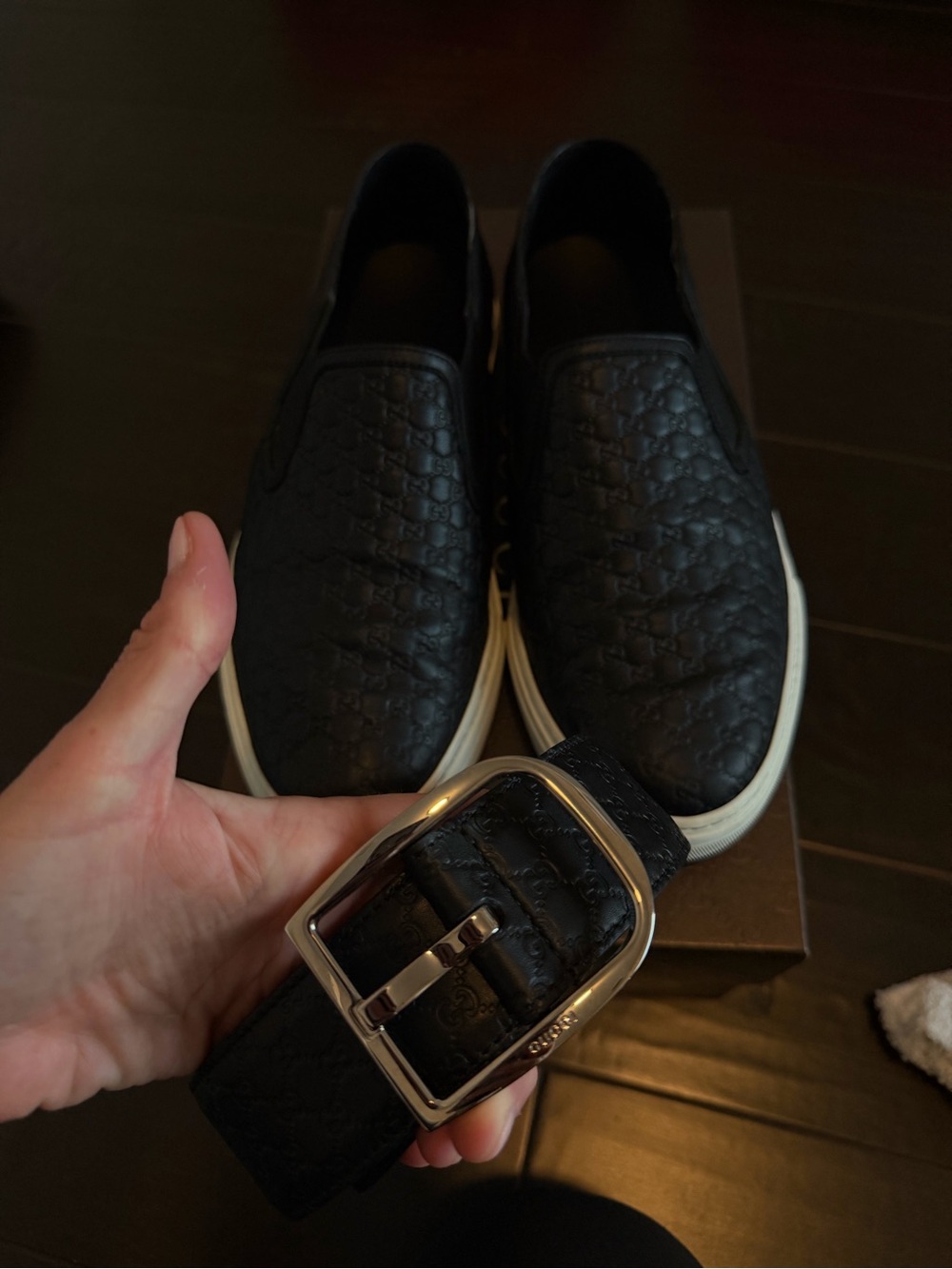 Gucci men’s slip in sneakers and belt set